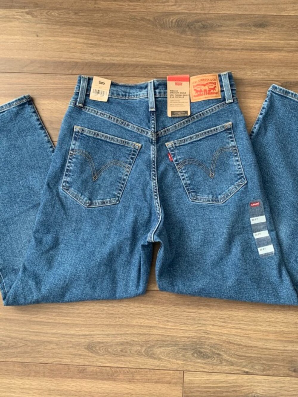 Levi's Ribcage Jean women's size 30x27 High Rise Straight leg